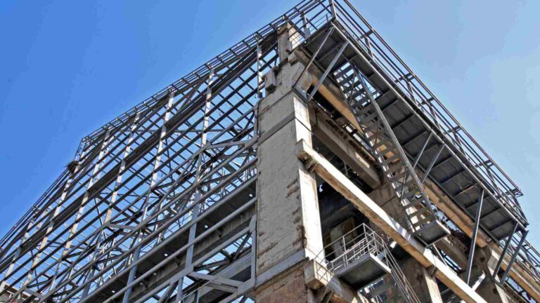 Guide to Anti-Corrosion Coatings for Steel Structure Buildings