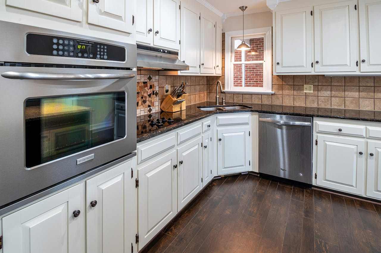 Pro Techniques for Flawless Cabinet Refinishing