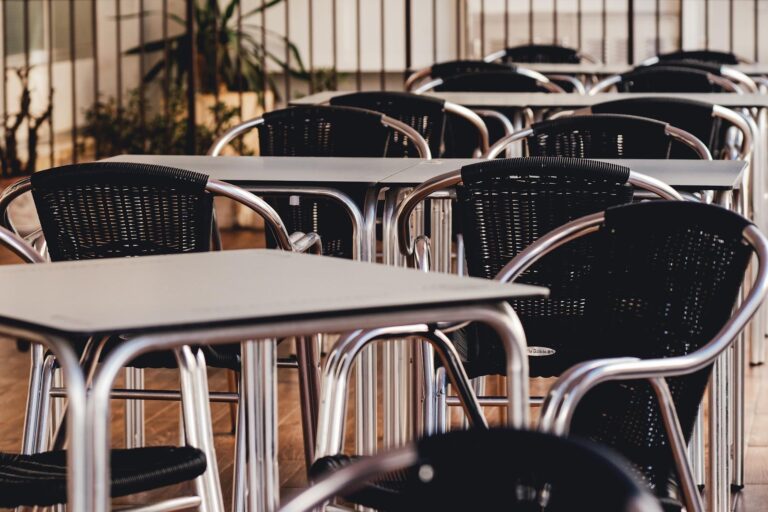 The Benefits of Expanded Metal Tables for Campuses