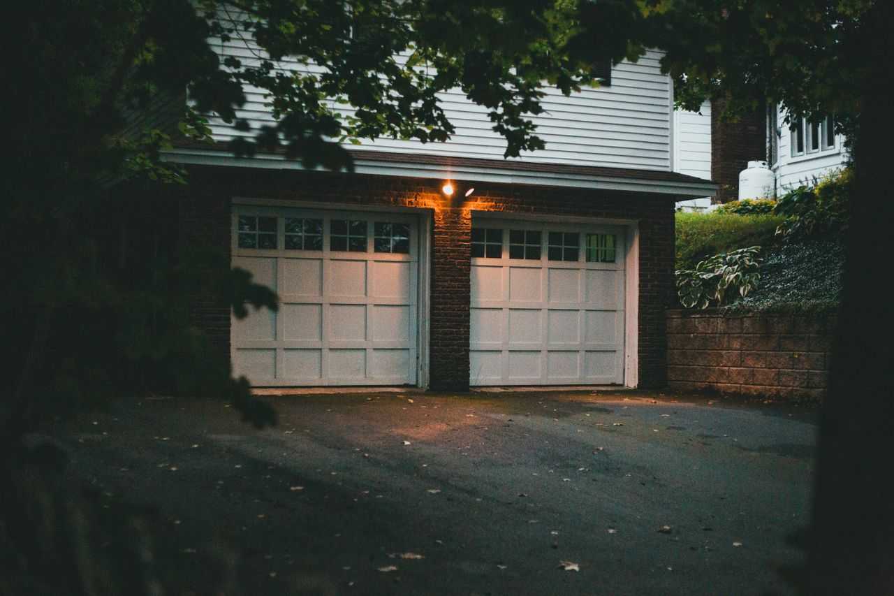 Seasonal Maintenance Tips for Long-Lasting Garage Doors