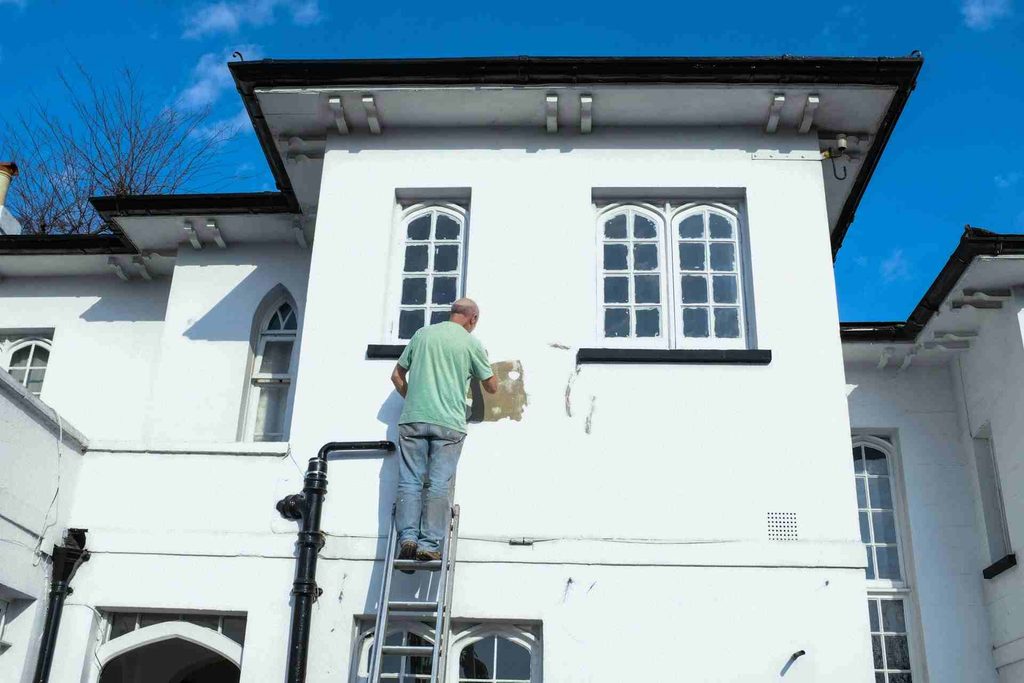 Matching Exterior Paint Colors With Modern Roof Shingles