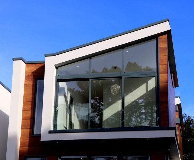 odern-building-against-blue-sky